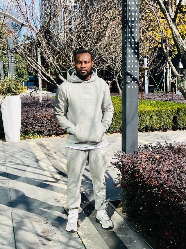 KONAHM Hoodie & Jogger Set for men – urban casual fashion by the water